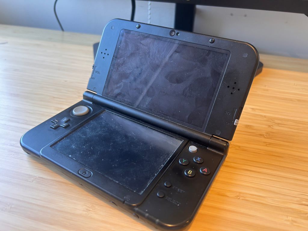 New Nintendo 3DS XL, Sun and Moon Edition Console, With Charger Good Condition