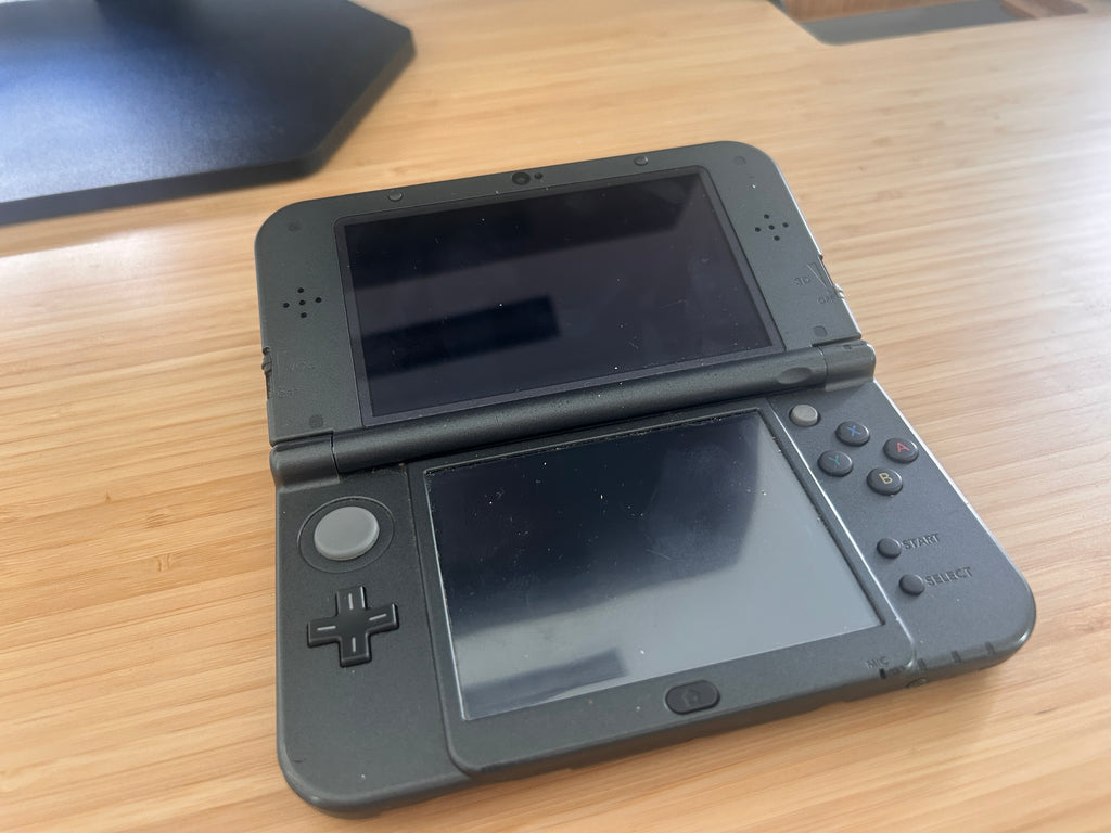 New Nintendo 3DS XL - Metallic Black, Top IPS, PAL, Charger, New Shell needed