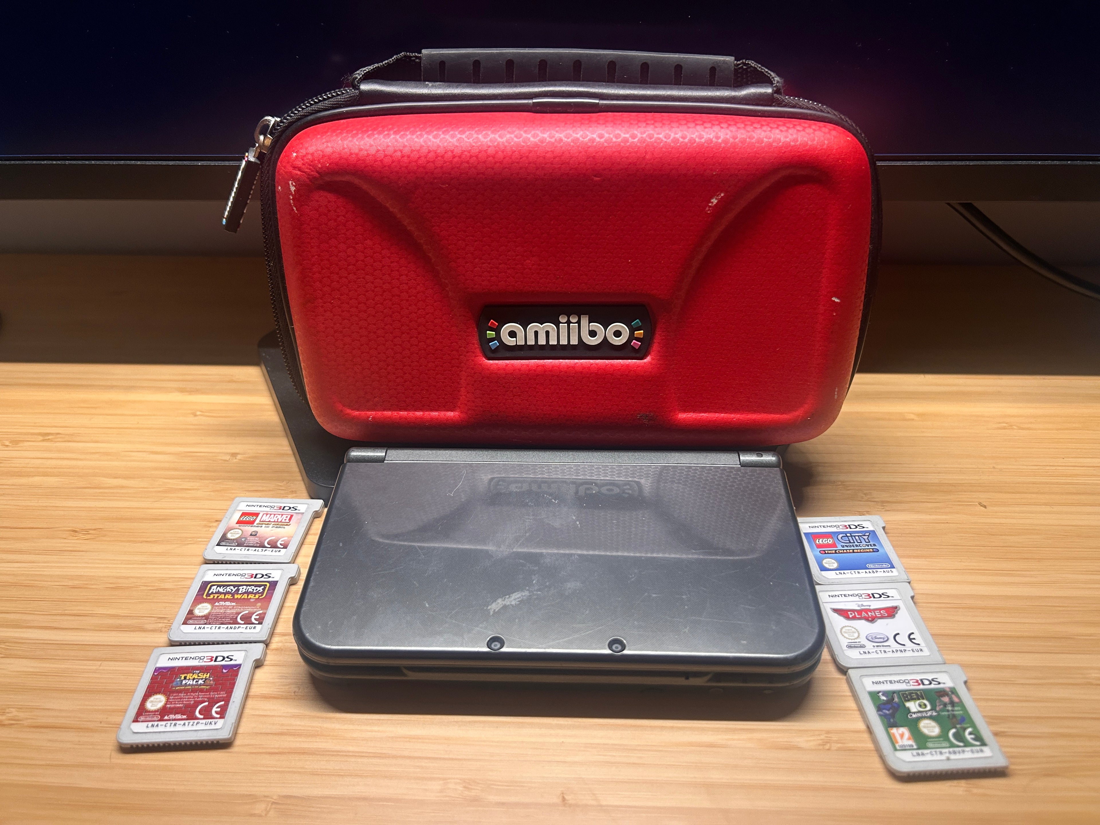 New Nintendo 3DS XL Console Grey PAL, Good Condition, Case and Games Bundle