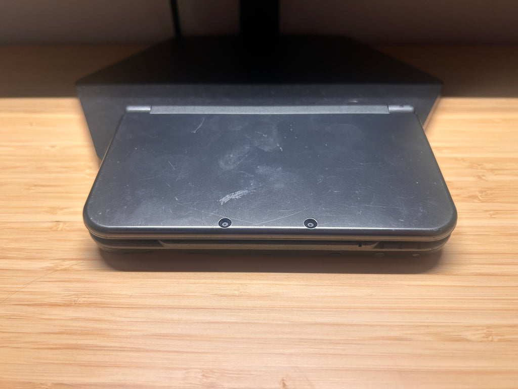 New Nintendo 3DS XL Console Grey PAL, Good Condition, Case and Games Bundle