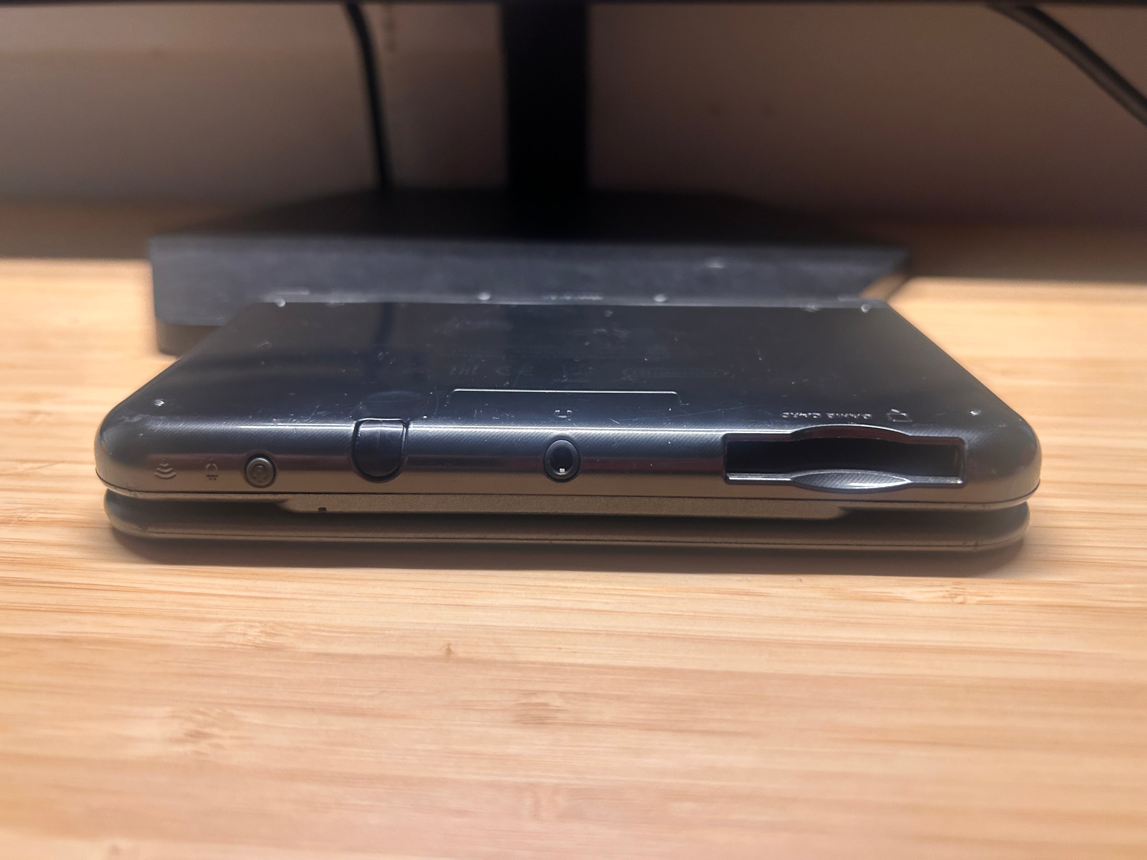 New Nintendo 3DS XL Console Grey PAL, Good Condition, Case and Games Bundle