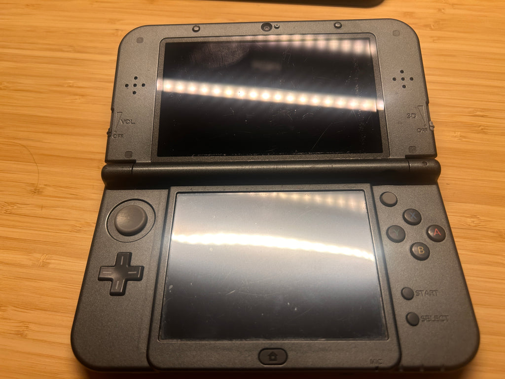 New Nintendo 3DS XL Console Grey PAL, Good Condition, Case and Games Bundle