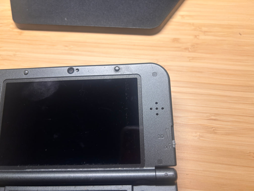 New Nintendo 3DS XL Console Grey PAL, Good Condition, Case and Games Bundle