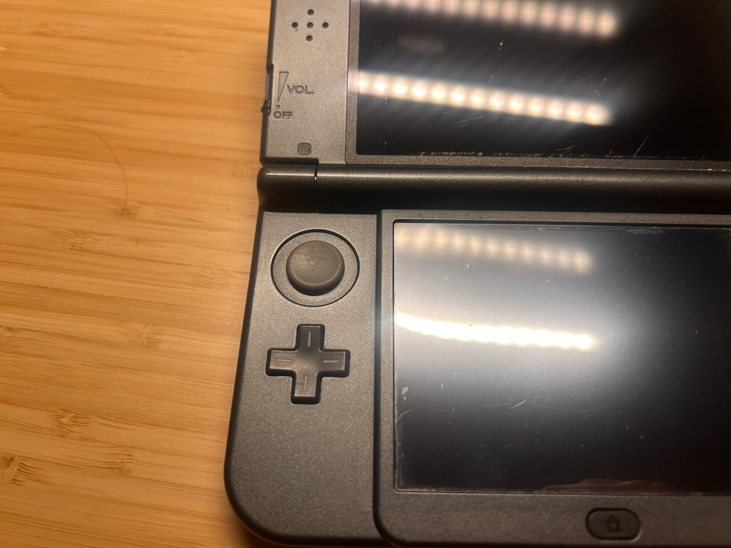 New Nintendo 3DS XL Console Grey PAL, Good Condition, Case and Games Bundle