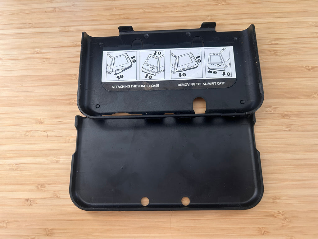 New Nintendo 3DS XL - Metallic Black, PAL, Charger and Case