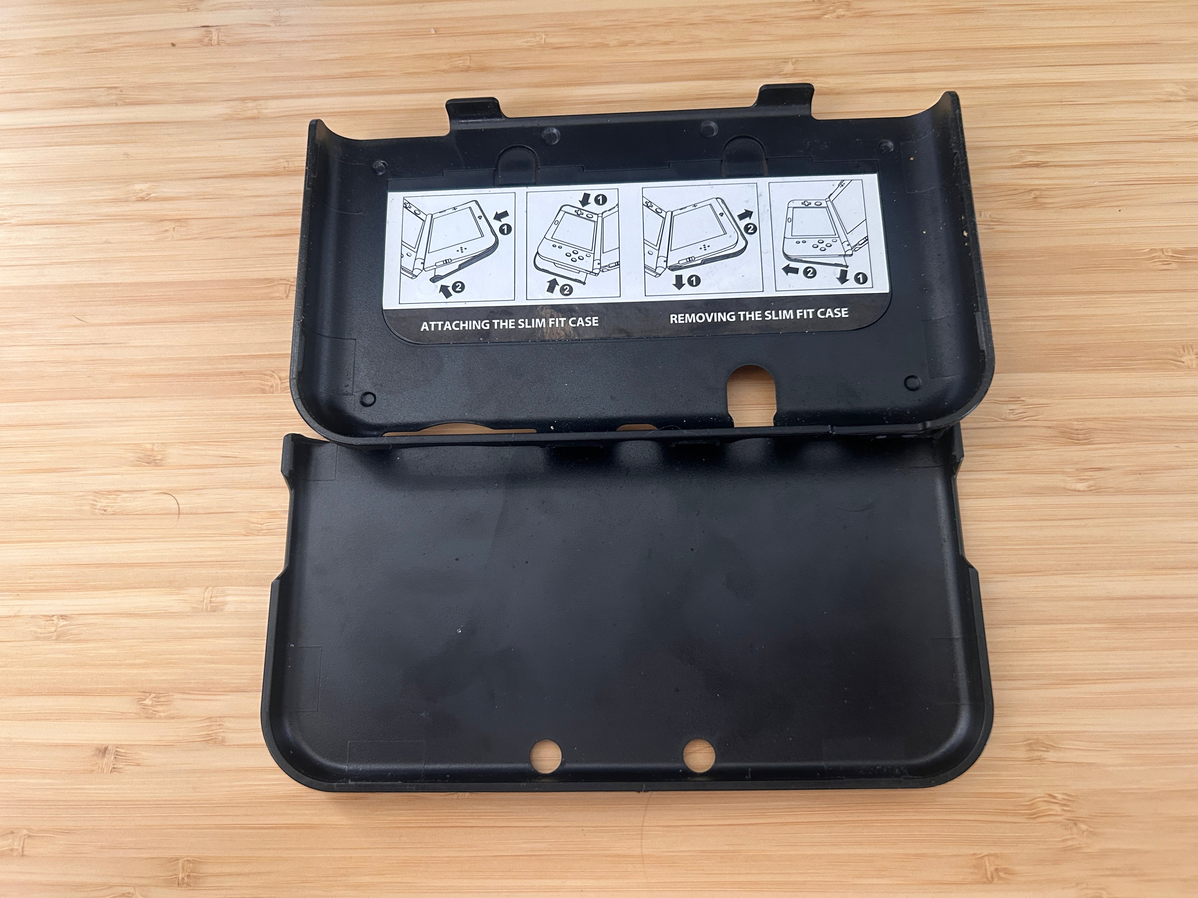 New Nintendo 3DS XL - Metallic Black, PAL, Charger and Case