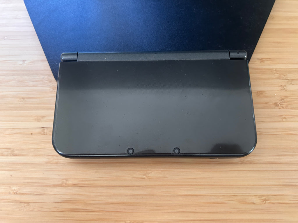 New Nintendo 3DS XL - Metallic Black, PAL, Charger and Case