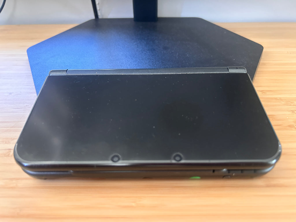New Nintendo 3DS XL - Metallic Black, PAL, Charger and Case