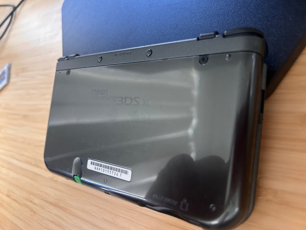 New Nintendo 3DS XL - Metallic Black, PAL, Charger and Case