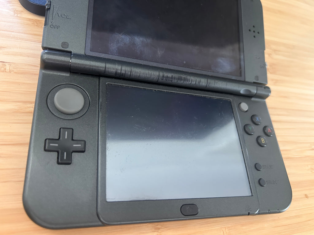 New Nintendo 3DS XL - Metallic Black, PAL, Charger and Case