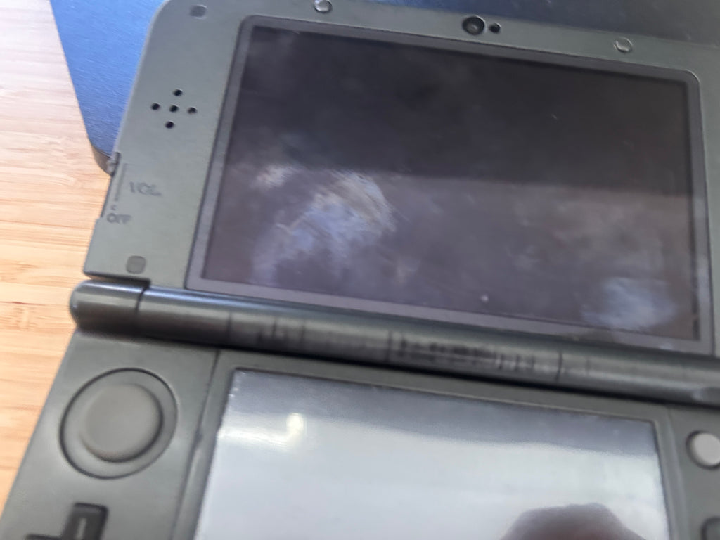 New Nintendo 3DS XL - Metallic Black, PAL, Charger and Case