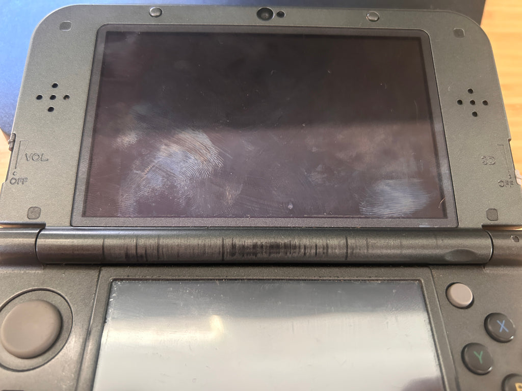 New Nintendo 3DS XL - Metallic Black, PAL, Charger and Case
