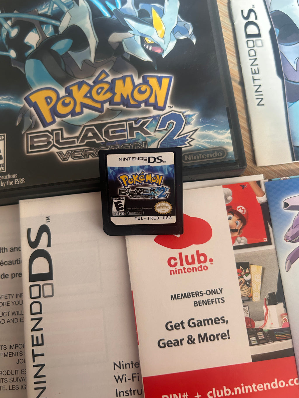 Pokemon Black Version 2 (Nintendo DS) Complete In Box CIB - Authentic - USA