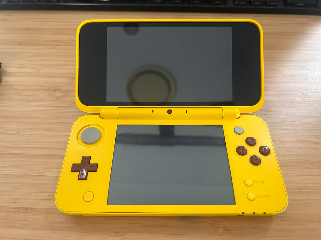 'New' Nintendo 2DS XL Handheld Console AUS Pokemon Pikachu Edition + Charger