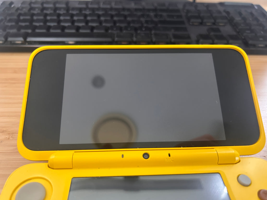 'New' Nintendo 2DS XL Handheld Console AUS Pokemon Pikachu Edition + Charger