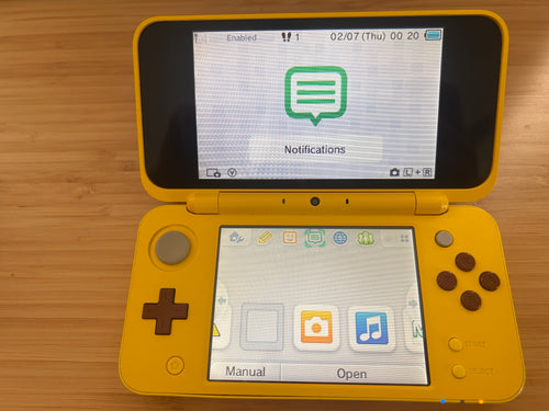 'New' Nintendo 2DS XL Handheld Console AUS Pokemon Pikachu Edition + Charger