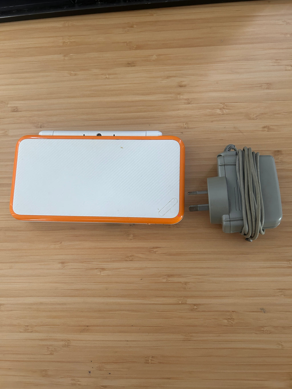 Nintendo 2ds XL - Orange & White with charger, Free Postage, PAL