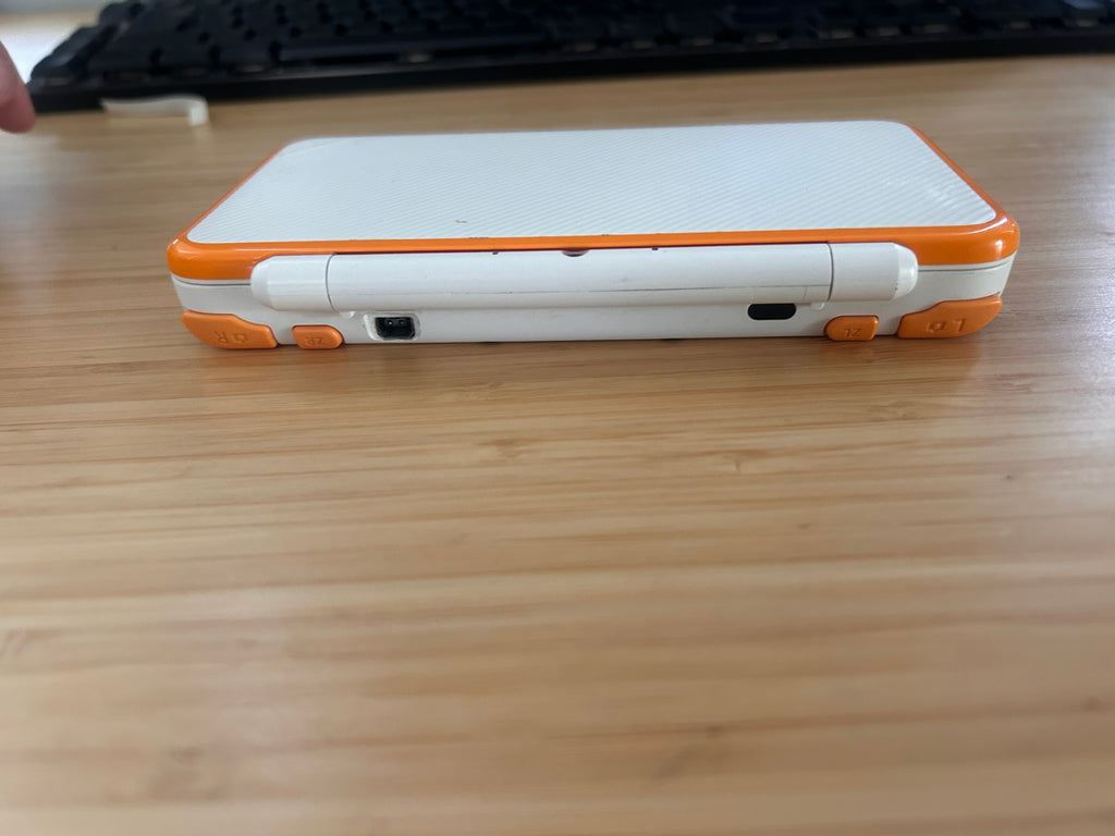 Nintendo 2ds XL - Orange & White with charger, Free Postage, PAL