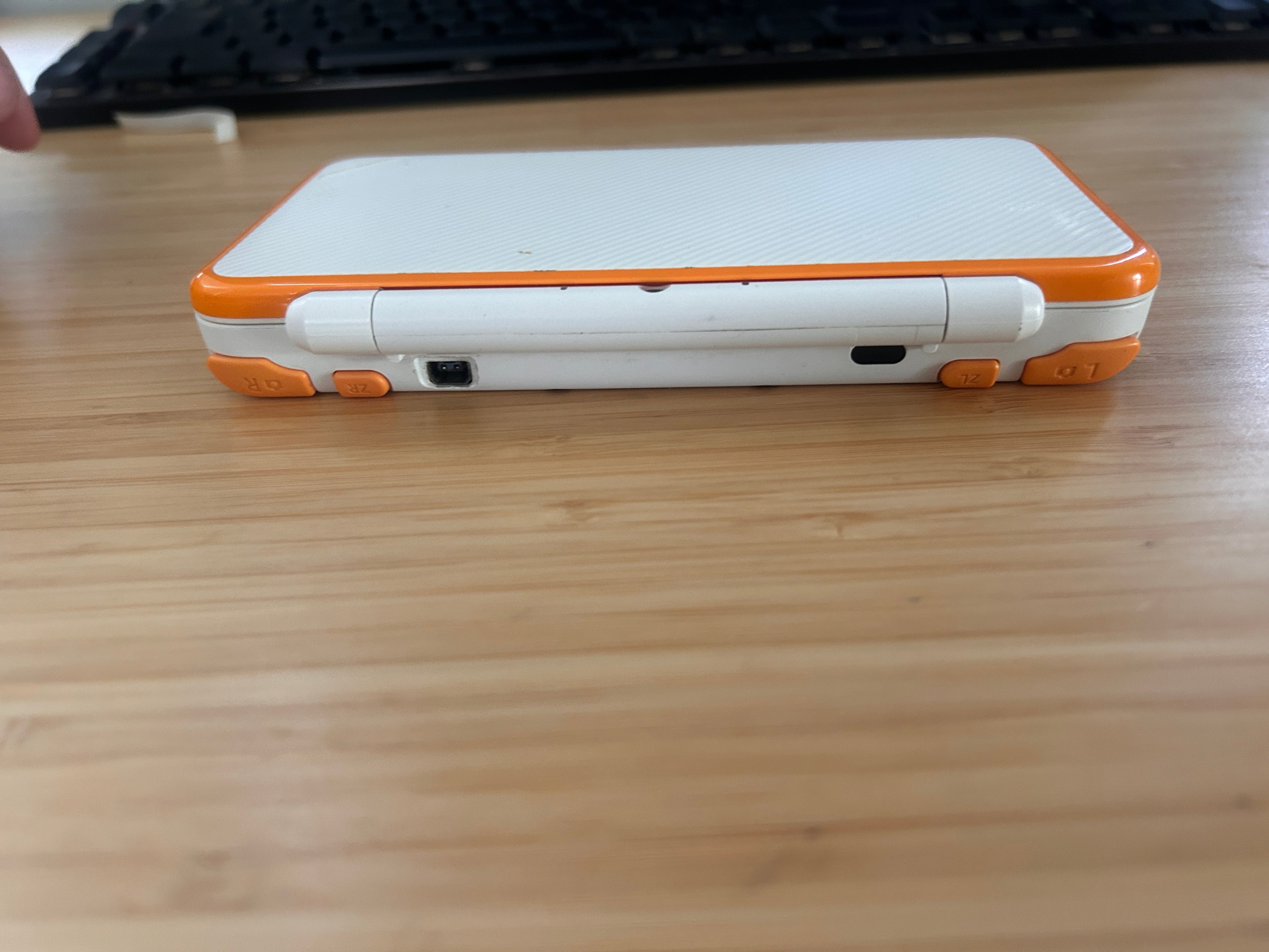 Nintendo 2ds XL - Orange & White with charger, Free Postage, PAL