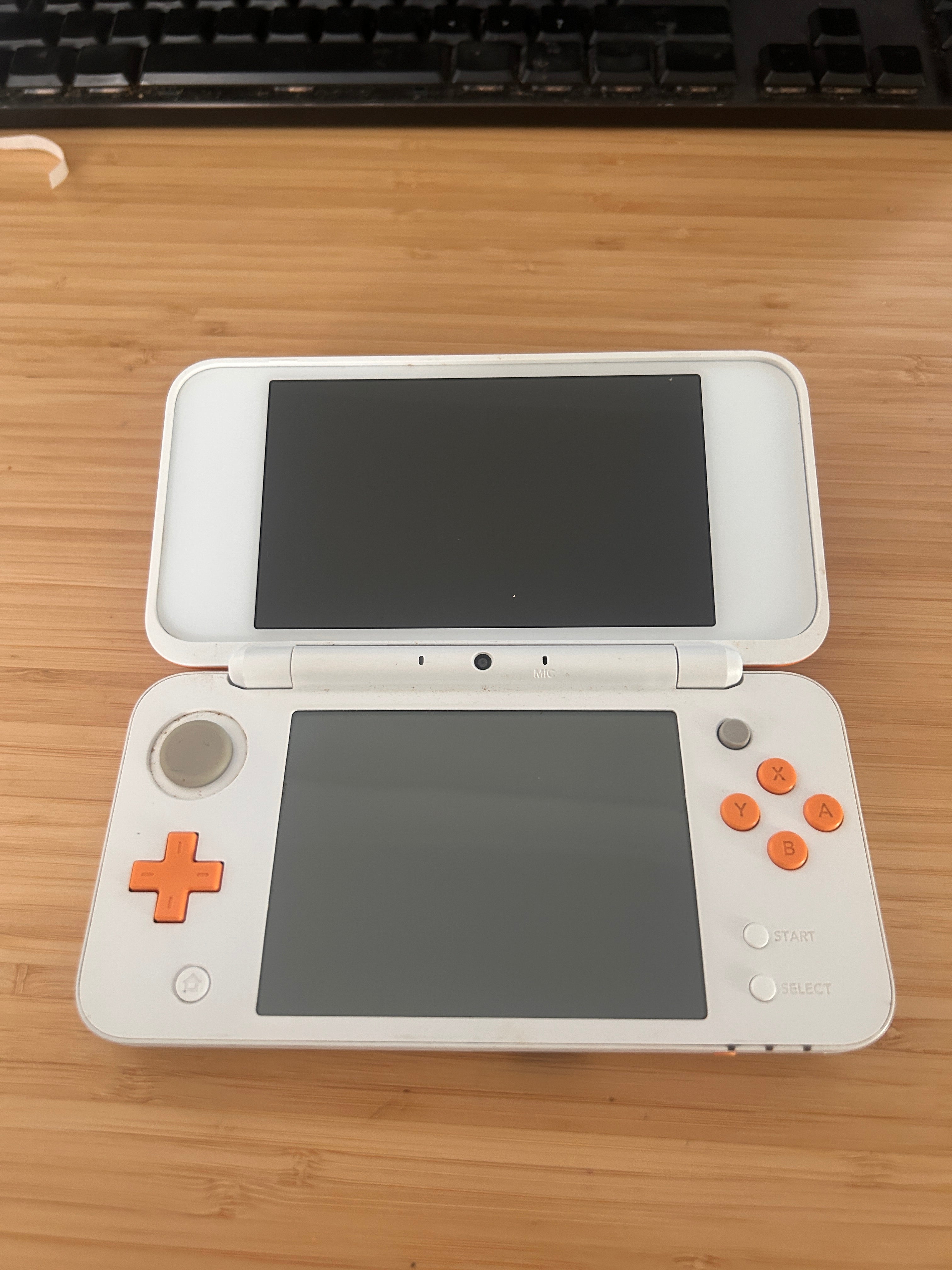 Nintendo 2ds XL - Orange & White with charger, Free Postage, PAL