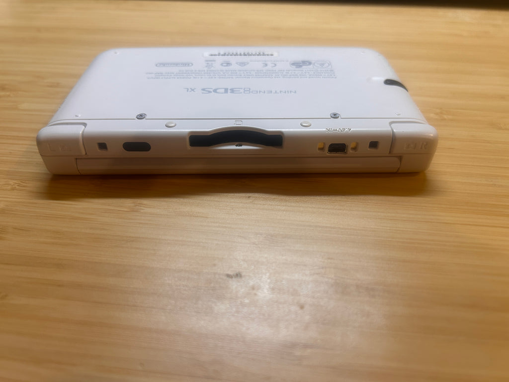 [Excellent] White Nintendo 3DS XL Console, PAL Region with Stylus