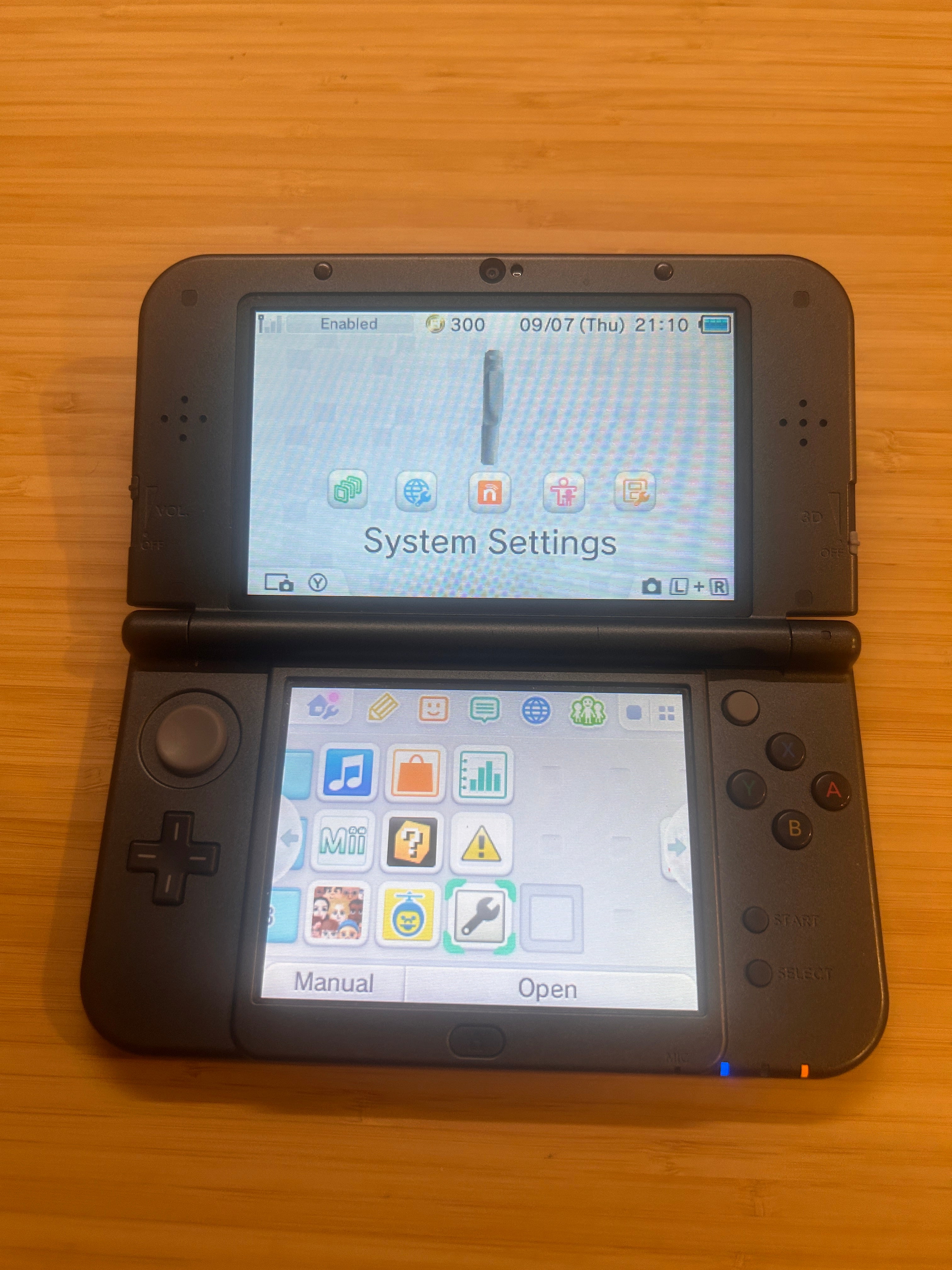 Metallic Black New 3DS XL Console, Top IPS, PAL, Complete w Boxes & Charger