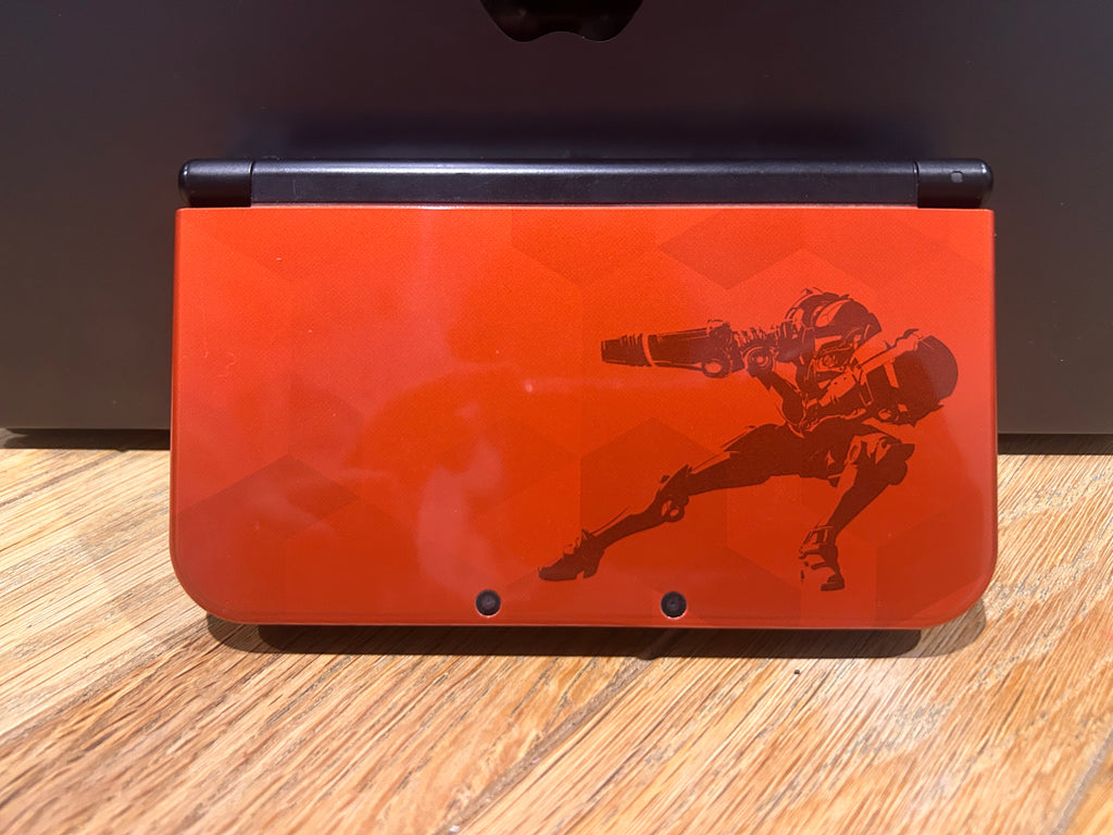 New Nintendo 3DS XL - Samus Returns Metroid Edition - With Stylus + Charge
