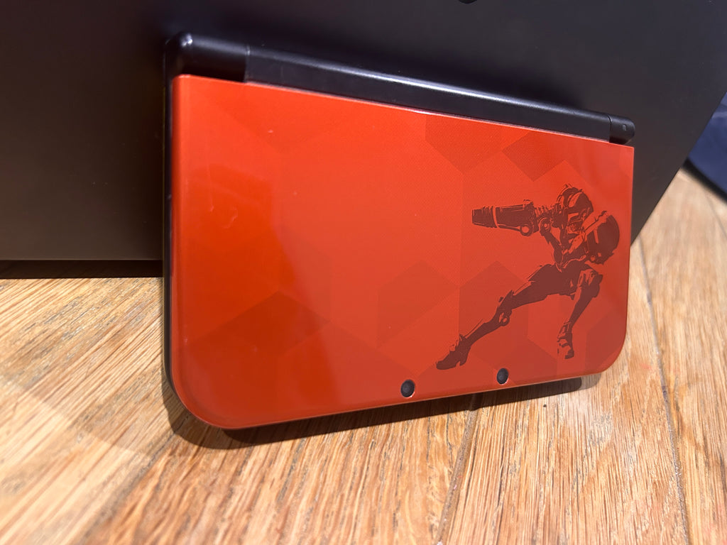 New Nintendo 3DS XL - Samus Returns Metroid Edition - With Stylus + Charge