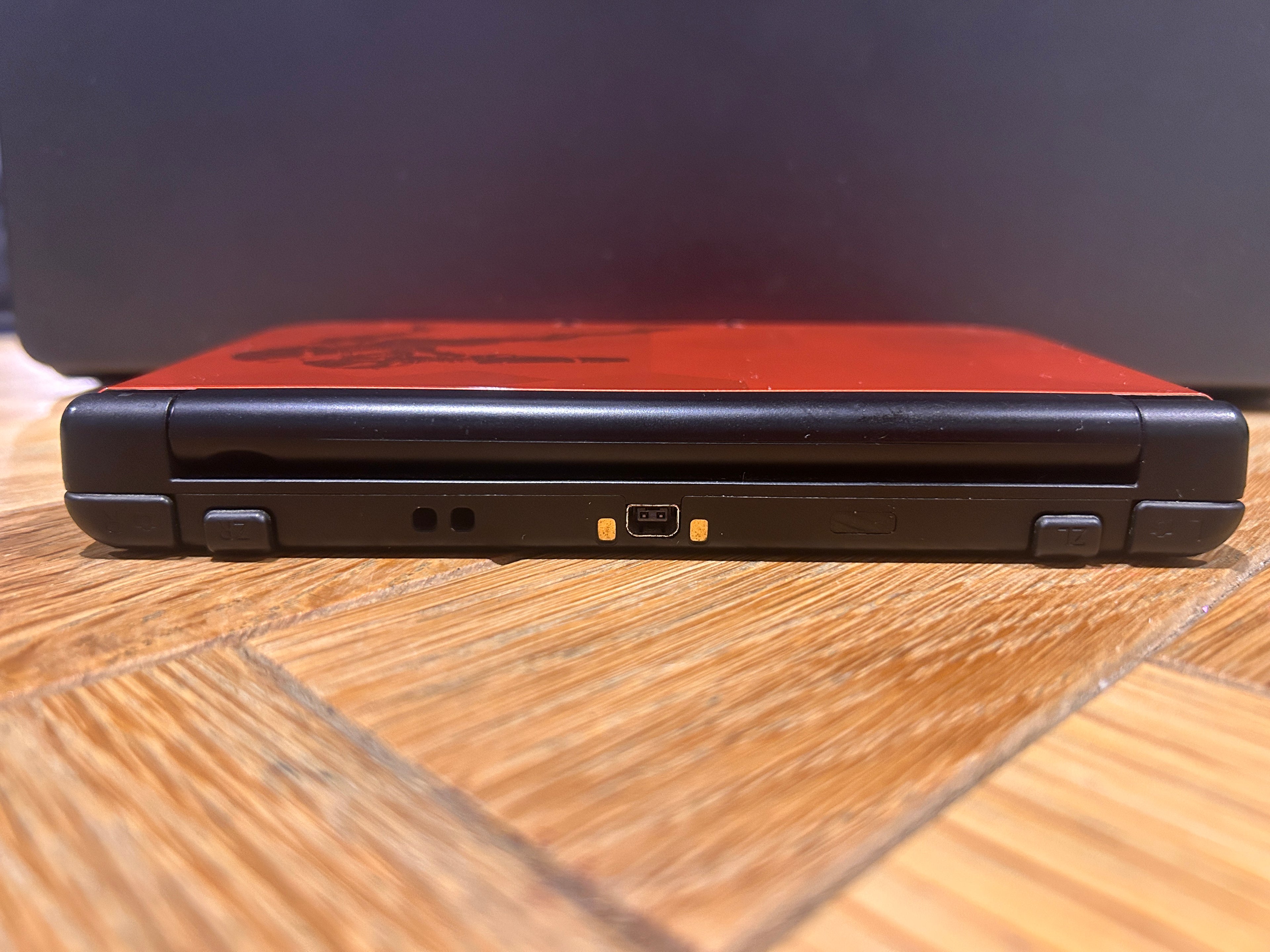 New Nintendo 3DS XL - Samus Returns Metroid Edition - With Stylus + Charge