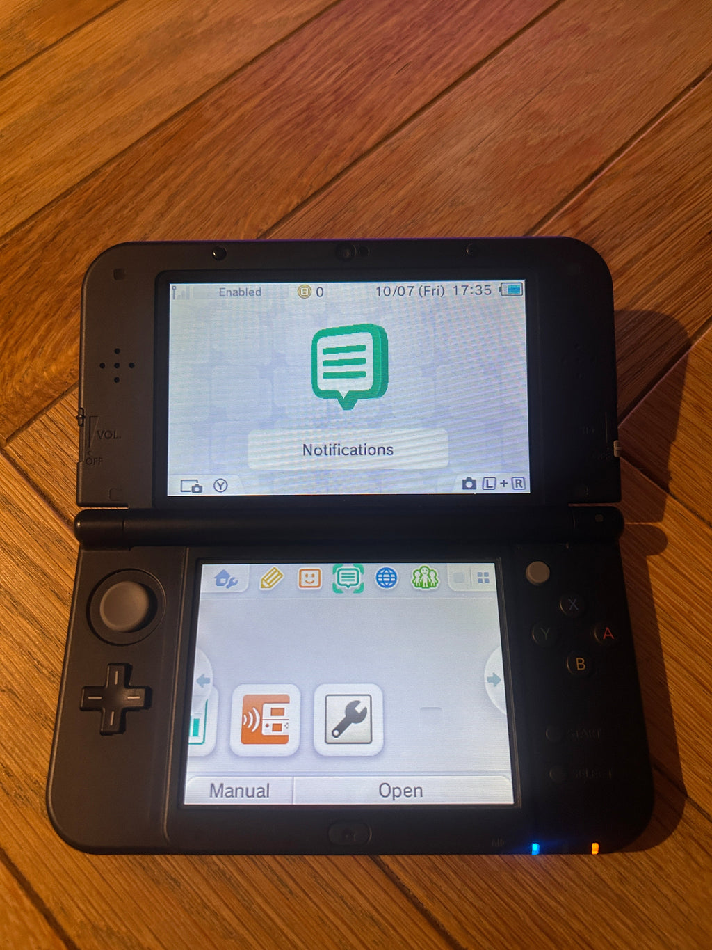 New Nintendo 3DS XL - Samus Returns Metroid Edition - With Stylus + Charge